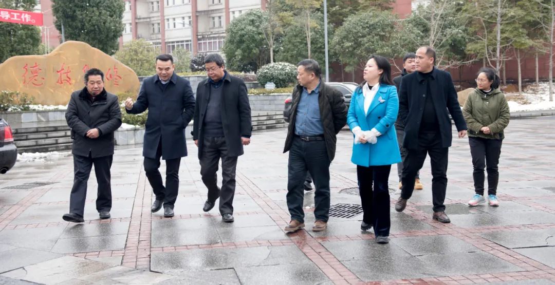 省评估组邢启顺一行深入松桃职校开展民族团结示范创建评估工作