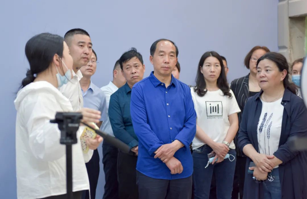 杨春光率调研组到县中等职业学校调研