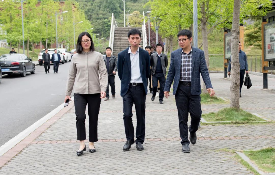 粤黔两省东西部协作联席会议松桃职校观摩点建设推进专题会召开