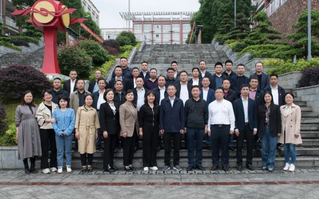 全市乡村振兴系统调研组赴松桃职校调研粤黔东西部教育协作松桃职校观摩点