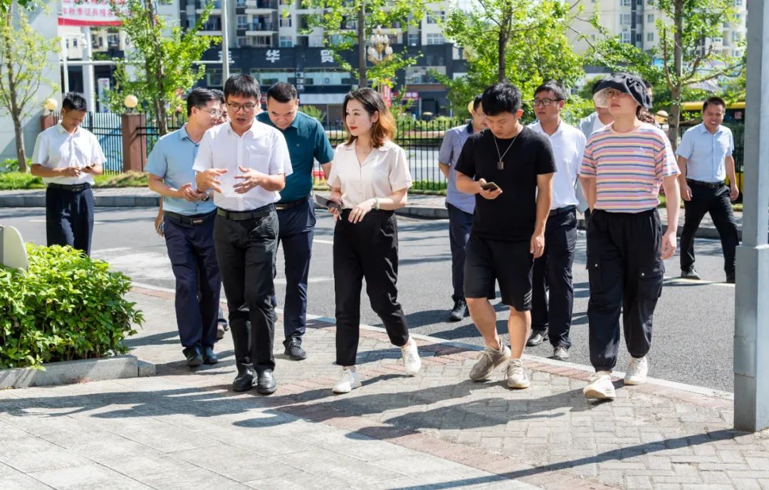 田晓婷一行深入松桃中等职业学校调研