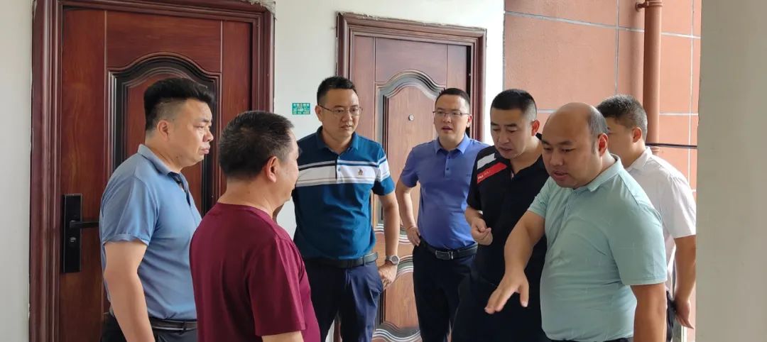 县委组织部来校看望王远明校长