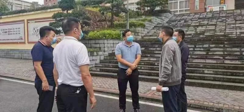 吴廷友到县中等职业学校督导疫情防控工作