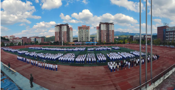 飒爽英姿展风采 热血铸魂启新程——县职校2025级新生军训工作圆满结束