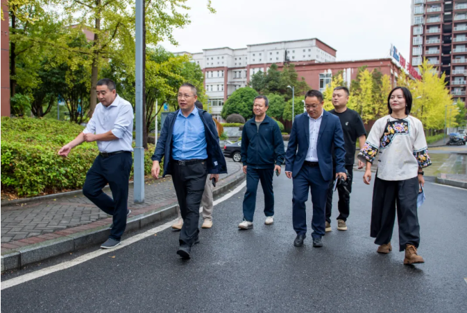 吴如金率队来校考察