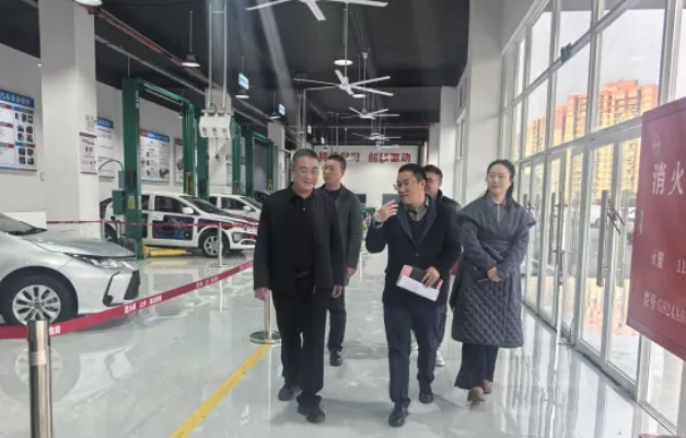 赵兴江到校调研